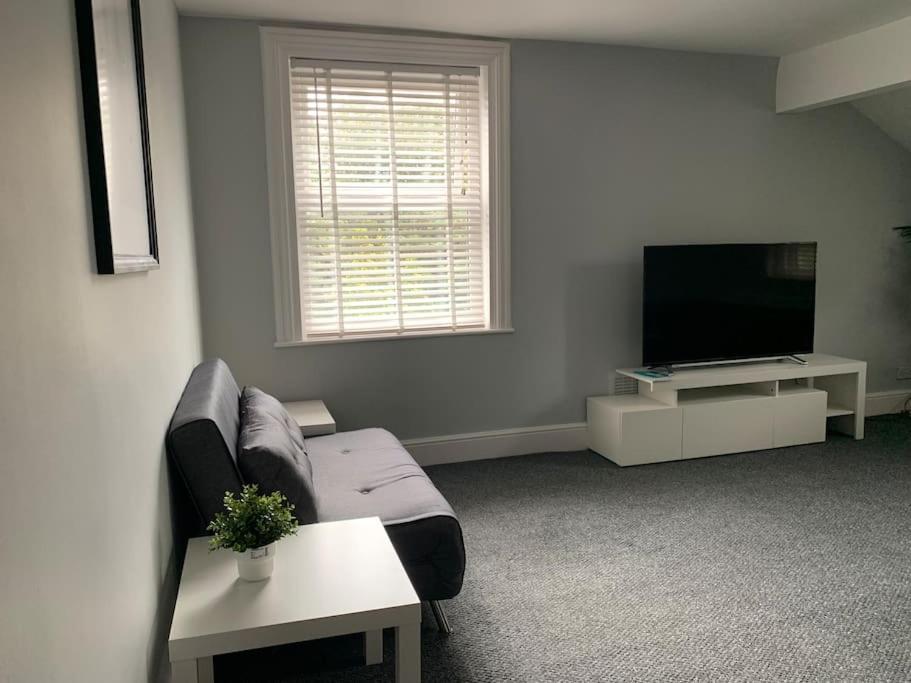 Fantastic Large 2 X Bedroom Flat, Free Parking Sale Exterior photo